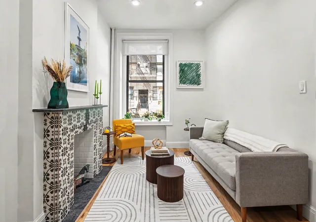 2nd image of 514 E 82Nd St, New York City, NY 10028