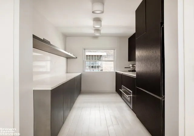 Photo 4 of House for sale at 307 W 20th Street #3R, New York, NY 10011 | MLS# RLS20104909 | Listing updated on 2026-07-22