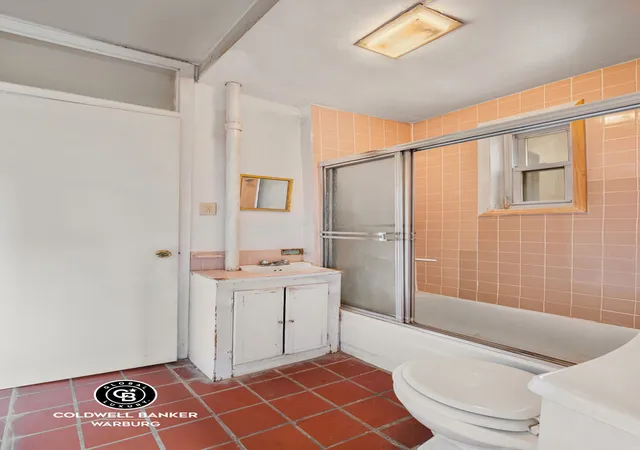 2nd image of 240 Baltic St, New York City, NY 11201