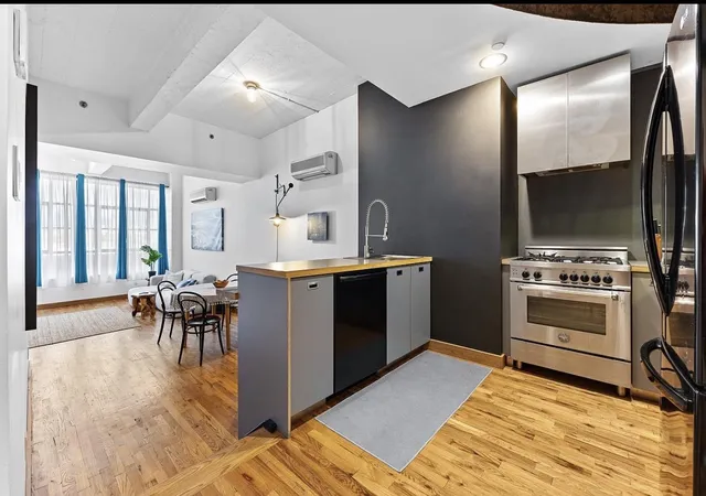 2nd image of 37 Brg St, New York City, NY 11201