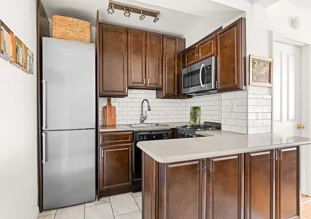 3rd image of 408 W 57Th St #4-C, New York City, NY 10019 | MLS# RLS20105010