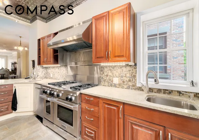 5th image of 338 W 71St St, New York, NY 10023 | MLS# RLS20105031