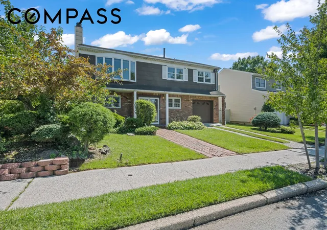2nd image of 86 Norwalk Ave, New York City, NY 10314 | MLS# RLS20105122