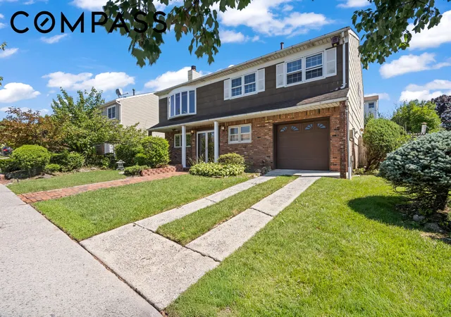 3rd image of 86 Norwalk Ave, New York City, NY 10314 | MLS# RLS20105122