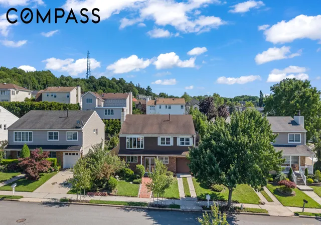 4th image of 86 Norwalk Ave, New York City, NY 10314 | MLS# RLS20105122