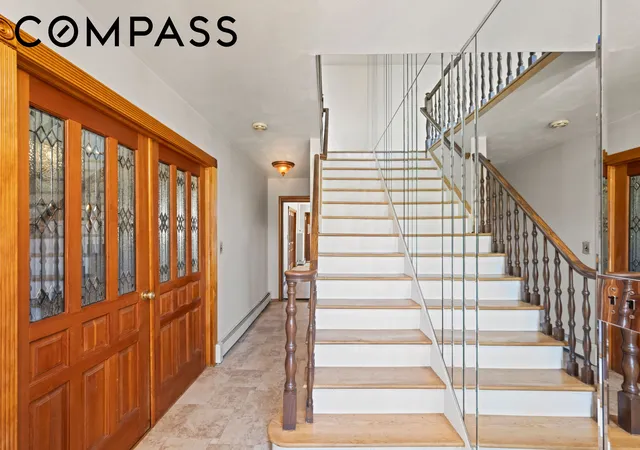 5th image of 86 Norwalk Ave, New York City, NY 10314 | MLS# RLS20105122