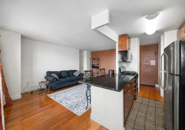 4th image of 12399 Flatlands Ave #9E, New York City, NY 11208 | MLS# RLS20105127