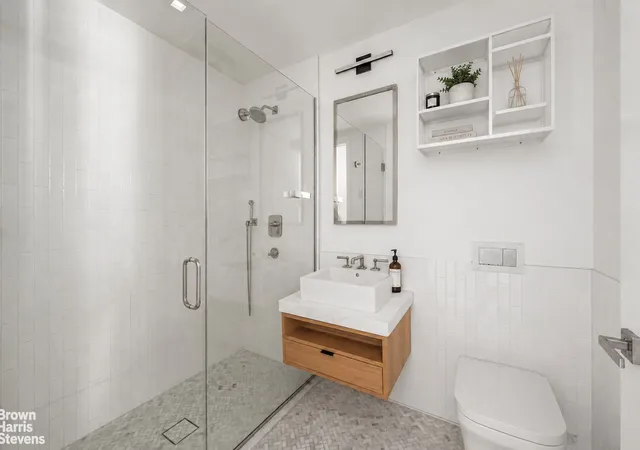 2nd image of 204 Forsyth St, New York City, NY 10002
