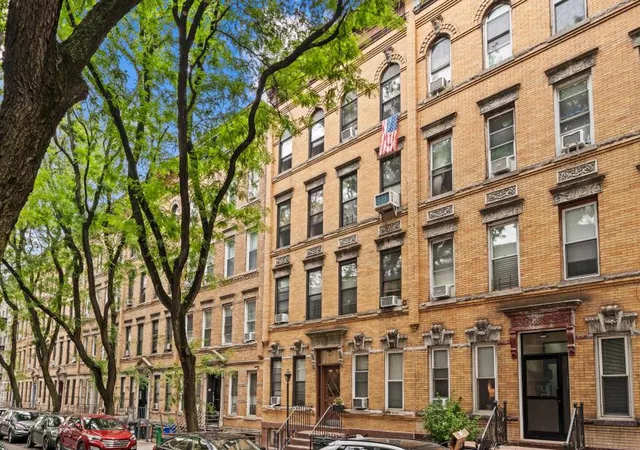 9th image of 137 Guernsey St #3L, Brooklyn, NY 11222 | MLS# RLS20105241