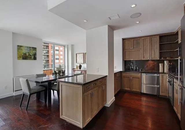 Photo 3 of House for sale at 333 Rector Pl #PH-5S, New York, NY 10280 | MLS# RLS20105364 | Listing updated on 2026-07-24