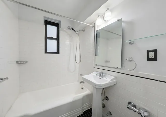 2nd image of 3535 Kings College Pl, New York City, NY 10467