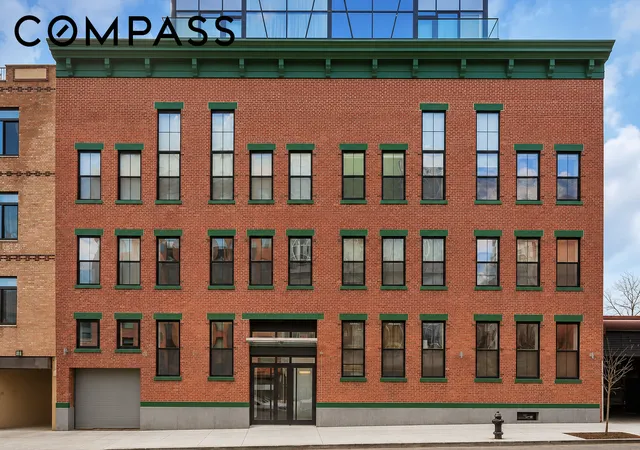 2nd image of 172 N 10Th St, New York City, NY 11211