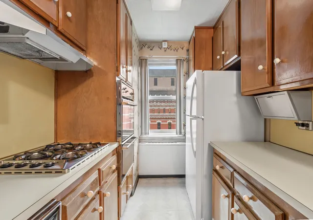 2nd image of 650 Park Ave, New York City, NY 10065