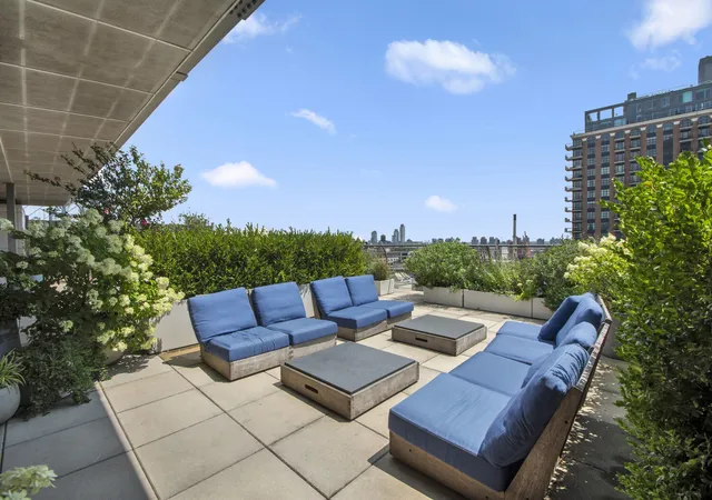 2nd image of 70 Washington St, New York City, NY 11201