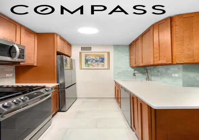 4th image of 101 W 12Th St #5K, New York City, NY 10011 | MLS# RLS20105520