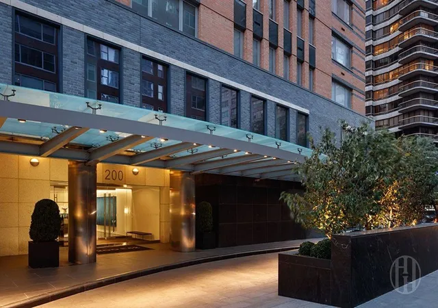 11th image of 200 E 62nd St #22D, New York City, NY 10065 | MLS# RLS20105550