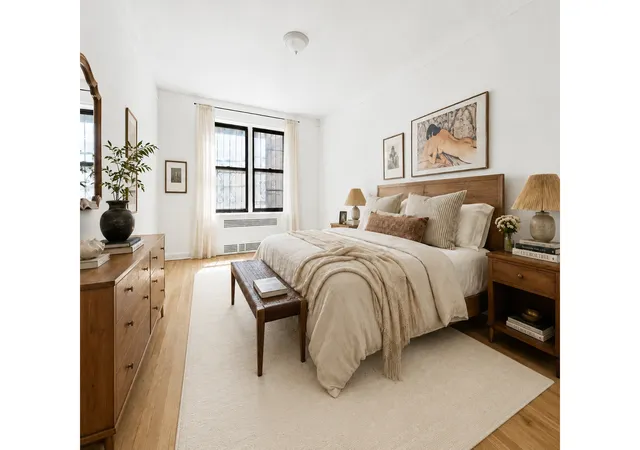 3rd image of 20 Clinton St, New York City, NY 10002