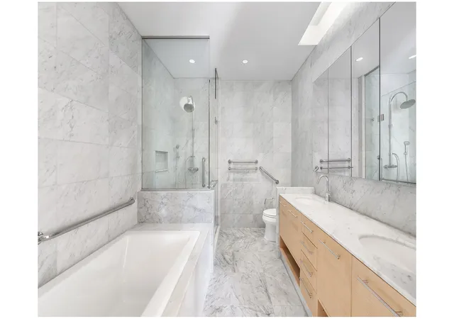 2nd image of 310 E 53Rd St, New York City, NY 10022