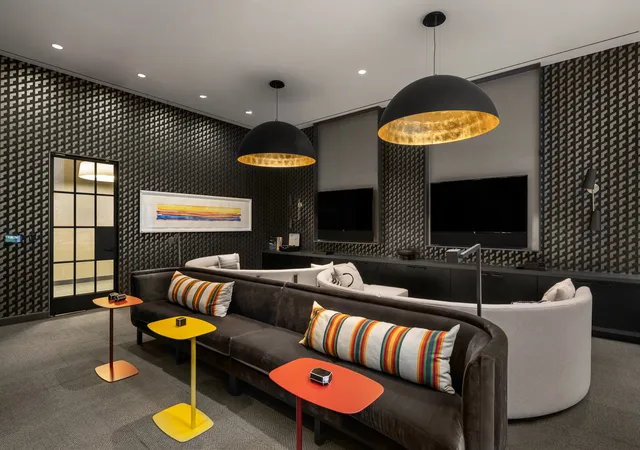 2nd image of 252 S St, New York, NY 10002