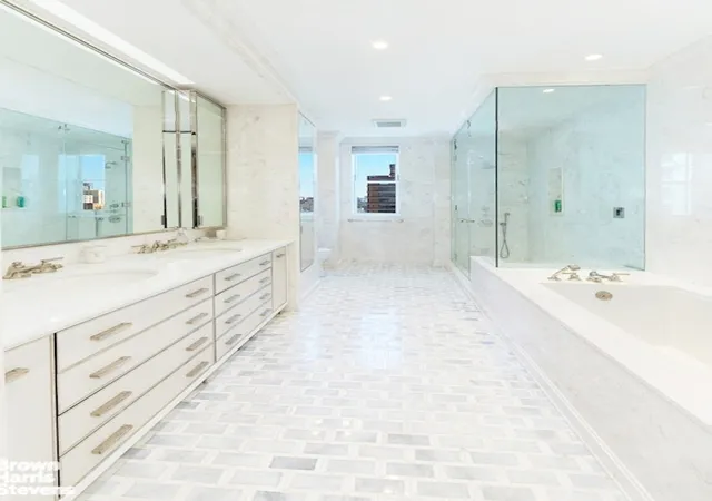 2nd image of 498 W End Ave, New York, NY 10024