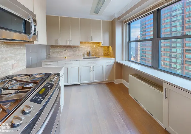 3rd image of 300 E 40Th St #21R, New York City, NY 10016 | MLS# RLS20105763
