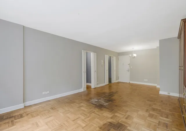 3rd image of 60 Riverside Dr, New York City, NY 10024