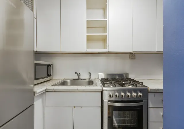 5th image of 60 Riverside Dr, New York City, NY 10024