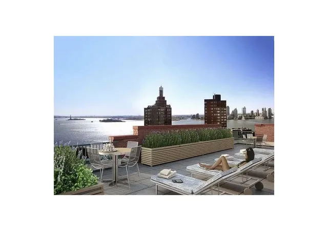 2nd image of 225 Rector Pl, New York City, NY 10280