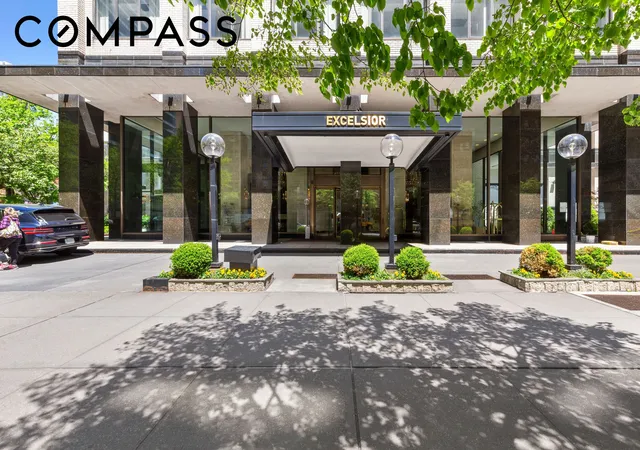 2nd image of 303 E 57Th St, New York, NY 10022