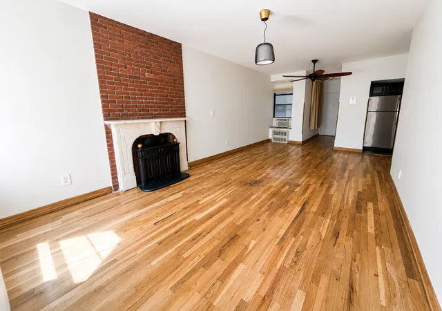 5th image of 118 Clinton Ave #2A, New York City, NY 11205 | MLS# RLS20105846