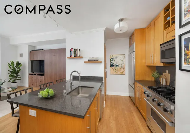 2nd image of 88 Greenwich St #715, New York City, NY 10006 | MLS# RLS20105887