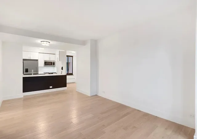 3rd image of 200 Rector Pl #9E, New York City, NY 10280 | MLS# RLS20105970