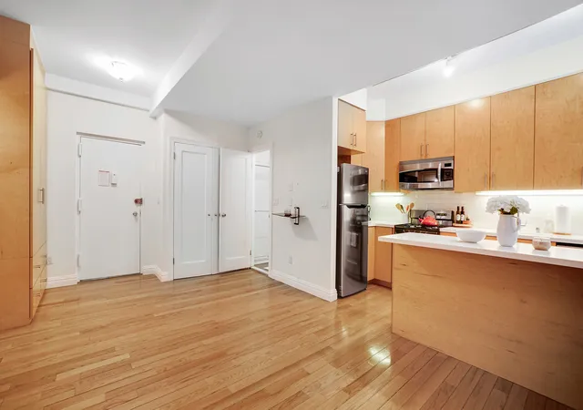 2nd image of 825 W End Ave #1I, New York City, NY 10025 | MLS# RLS20105987