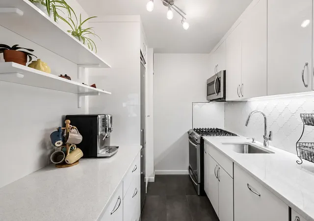 5th image of 305 E 24Th St #8H, New York City, NY 10010 | MLS# RLS20106033