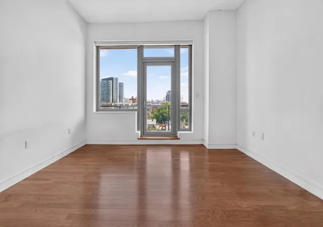 2nd image of 5 49 Borden Ave #N8, New York City, NY 11101 | MLS# RLS20106044