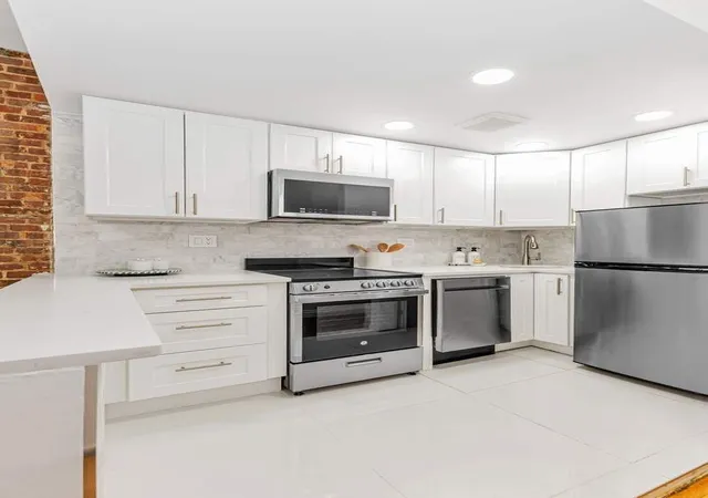 Listing Photo 5 - Condo for sale in building located at 407 E 87Th St, New York City, NY 10128 - Unit #2A