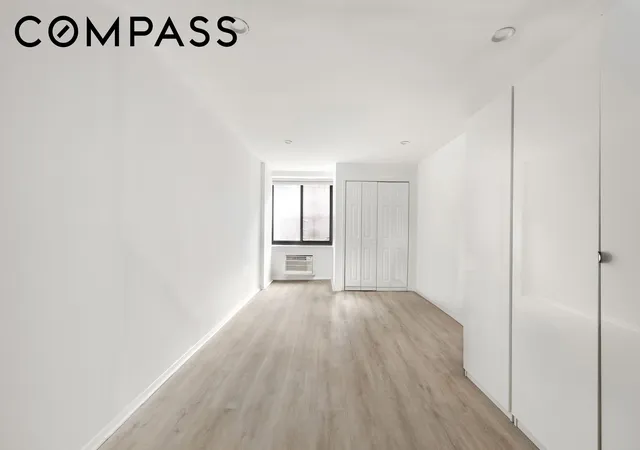 Listing Photo 5 - Condo for sale in building located at 170 E 92Nd St, New York City, NY 10128 - Unit #1A