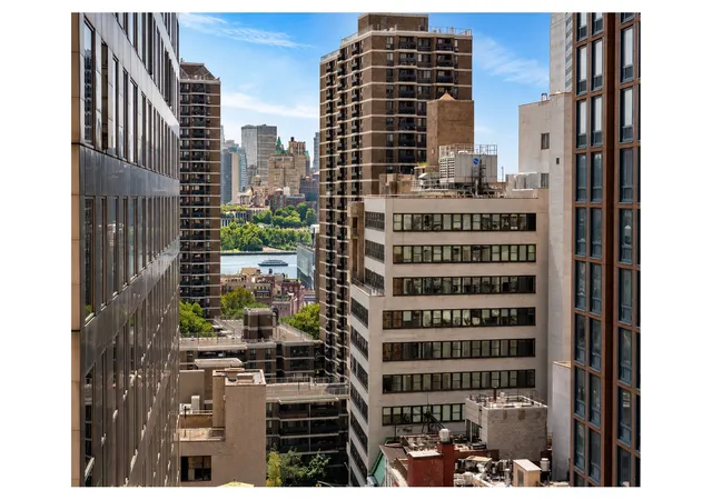 Photo 4 of House for sale at 140 Nassau St #10B, New York City, NY 10038 | MLS# RLS20106644 | Listing updated on 2026-09-01