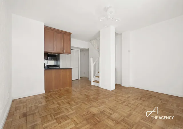 Listing Photo 2 - Condo for sale in building located at 425 E 78Th St, New York City, NY 10075 - Unit #1B