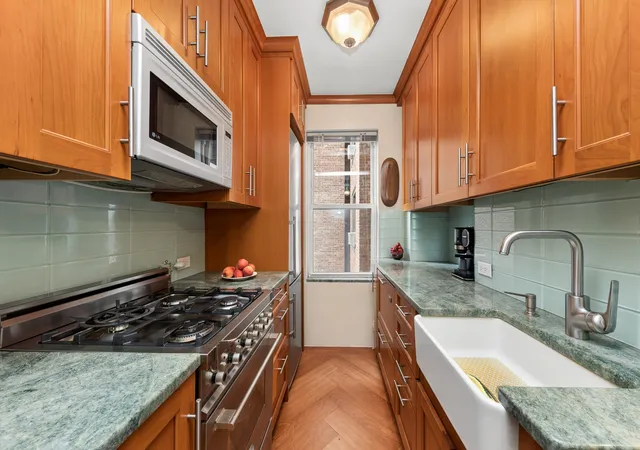 Listing Photo 4 - Condo for sale in building located at 336 W End Ave, New York City, NY 10023 - Unit #12F