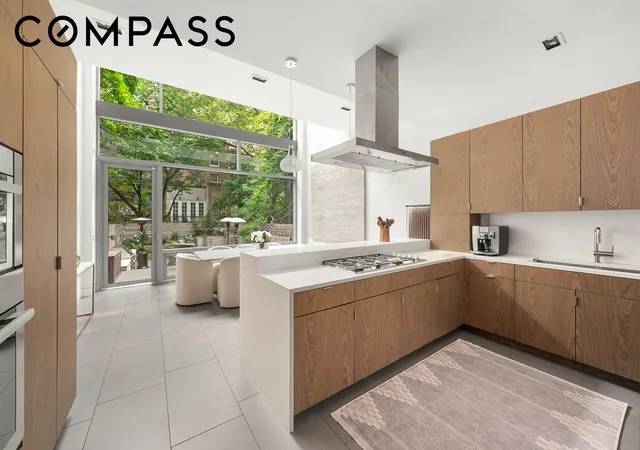 1st image of 450 W 25th St, New York City, NY 10001 | MLS# RLS20107132