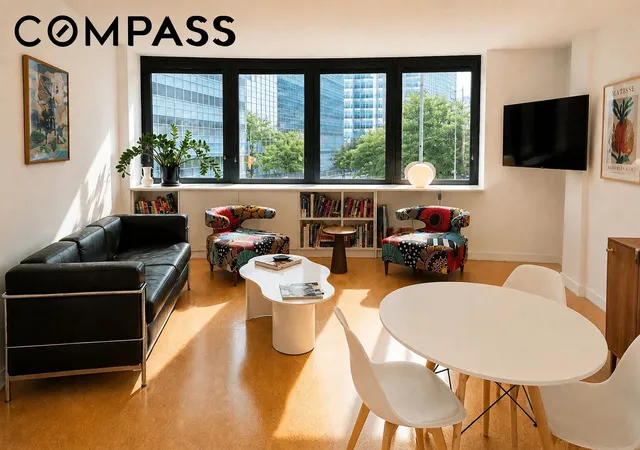 Condo for sale at 275 Greenwich St #2CS, New York City, NY 10007 | MLS# RLS20107323