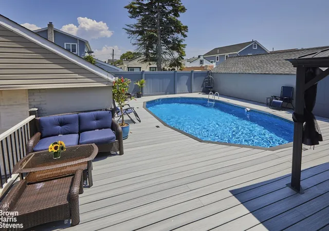 Photo 3 of Multi family home for sale at 542 Beach 129th St, New York City, NY 11694 | MLS# RLS20107453 | Listing updated on 2026-08-04