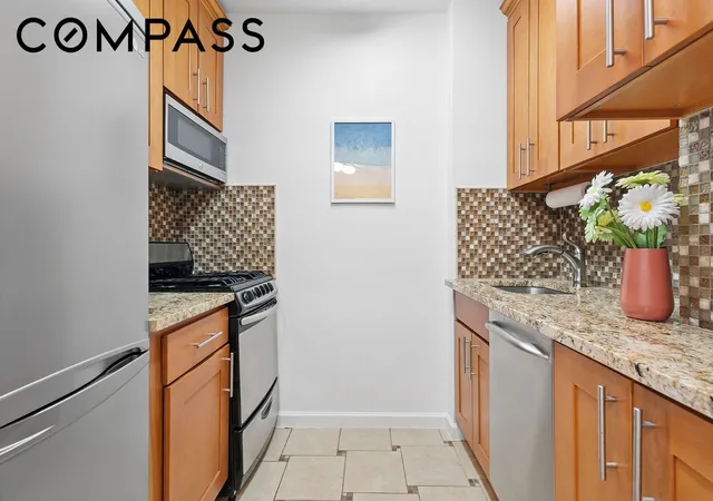 Photo 3 of House for sale at 301 E 22nd Street #10B, New York City, NY 10010 | MLS# RLS20107487 | Listing updated on 2026-08-29