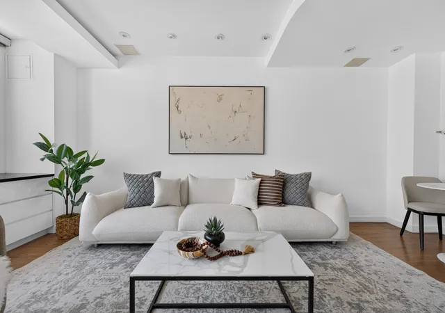 3rd image of 155 E 34Th St, New York City, NY 10016