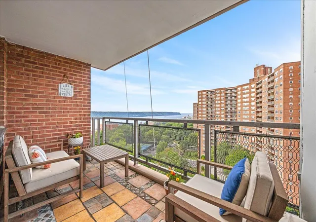 5th image of 5700 Arlington Ave #18V, New York City, NY 10471 | MLS# RLS20107570