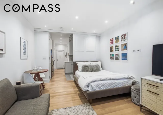 Photo 3 of Condo for sale at 435 E 85th Street #4D, New York City, NY 10028 | MLS# RLS20107602 | Listing updated on 2026-08-05