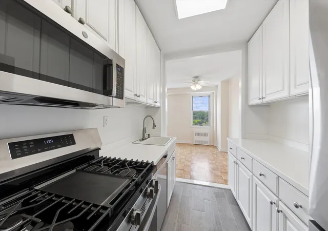 5th image of 2400 Johnson Ave #2D, New York City, NY 10463 | MLS# RLS20107718