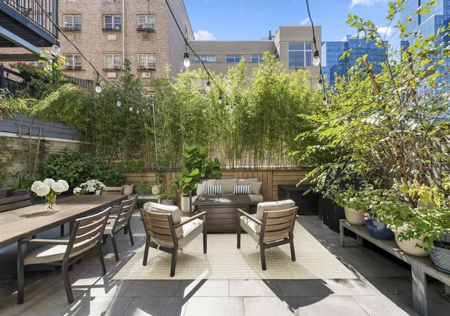 2nd image of 26 Broadway, New York City, NY 11249