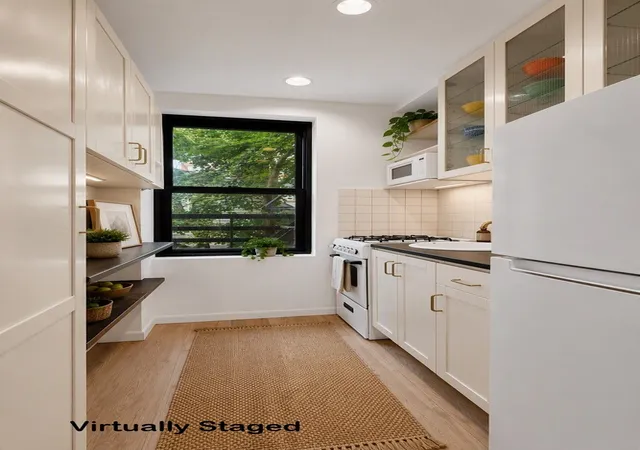 Listing Photo 5 - Condo for sale in building located at 81 Bedford St, New York, NY 10014 - Unit #3D